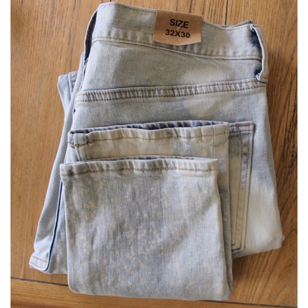 Old Navy NWT Light Wash Bleach Splatter Slim Jeans 32 x 30
